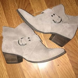 AMERICAN EAGLE OUTFITTERS BOOTIES